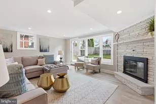 7703 Newmarket Dr, Bethesda, MD 20817 - Photo 25