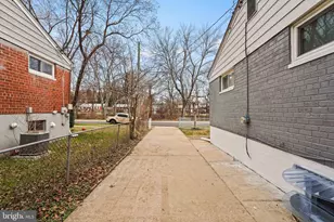 4718 Boiling Brook Pkwy, Rockville, MD 20852 - Photo 39