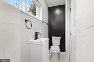 4718 Boiling Brook Pkwy, Rockville, MD 20852 - Photo 17