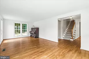 19312 Meaderidge Pl, Montgomery Village, MD 20886 - Photo 7