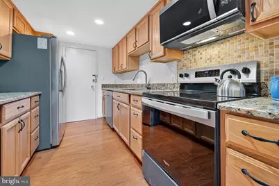 7501 Democracy Boulevard #421, Bethesda, MD 20817 - Photo 7