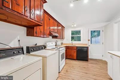 10701 Shelley Court, Garrett Park, MD 20896 - Photo 9