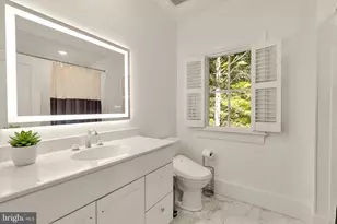 8819 Chalon Dr, Bethesda, MD 20817 - Photo 37