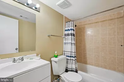 796 Quince Orchard Boulevard #201, Gaithersburg, MD 20878 - Photo 17