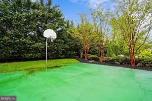 6 Crestview Ct, Potomac, MD 20854 - Photo 13