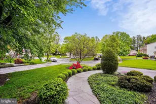 6 Crestview Ct, Potomac, MD 20854 - Photo 3