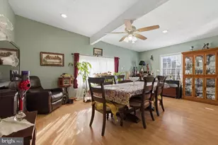 13006 Parkland Dr, Rockville, MD 20853 - Photo 11