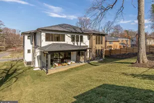 5828 Tanglewood Dr, Bethesda, MD 20817 - Photo 9