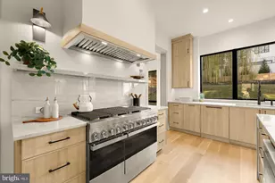 5828 Tanglewood Dr, Bethesda, MD 20817 - Photo 17