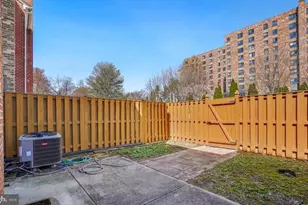 10284 Arizona Cir, Bethesda, MD 20817 - Photo 11