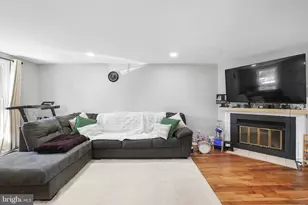 8785 Ravenglass Way, Montgomery Village, MD 20886 - Photo 9