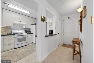 910 Windbrooke Drive #910, Gaithersburg, MD 20879 - Photo 3