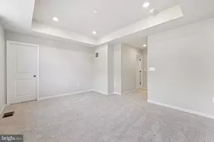 19566 Village Walk Dr, Montgomery Village, MD 20886 - Photo 11