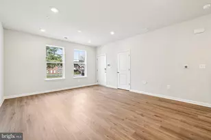 19566 Village Walk Dr, Montgomery Village, MD 20886 - Photo 9