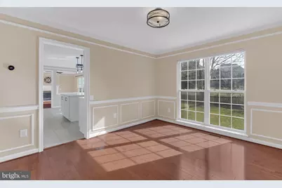 21410 Emerald Drive, Germantown, MD 20876 - Photo 5