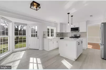 21410 Emerald Drive, Germantown, MD 20876 - Photo 9