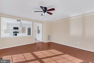 21410 Emerald Dr, Germantown, MD 20876 - Photo 13