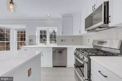 21410 Emerald Drive, Germantown, MD 20876 - Photo 7