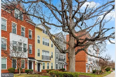 224 N Summit Avenue, Gaithersburg, MD 20877 - Photo 1