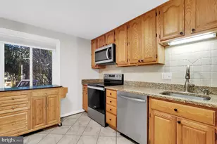 19103 Capehart Dr, Montgomery Village, MD 20886 - Photo 5