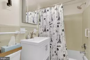 10401 Grosvenor Pl, Rockville, MD 20852 - Photo 13