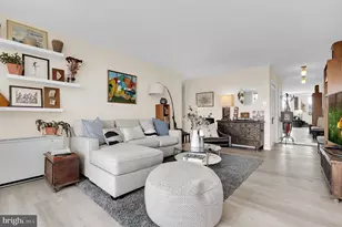 10401 Grosvenor Pl, Rockville, MD 20852 - Photo 5