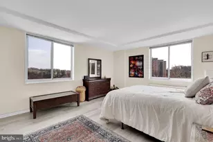 10401 Grosvenor Pl, Rockville, MD 20852 - Photo 17