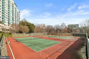 10401 Grosvenor Pl, Rockville, MD 20852 - Photo 41