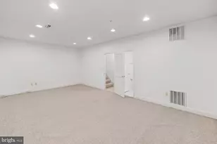 10551 Tuckerman Heights Cir, North Bethesda, MD 20852 - Photo 35