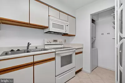 5715 Chapman Mill Drive #350, Rockville, MD 20852 - Photo 9