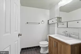 4 Monroe St, Rockville, MD 20850 - Photo 15