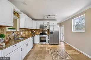 11310 Ashley Dr, North Bethesda, MD 20852 - Photo 13