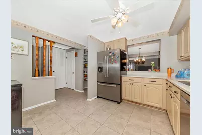 12461 Quail Woods Drive, Germantown, MD 20874 - Photo 7