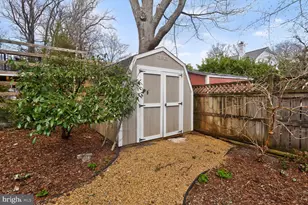 7905 Sleaford Pl, Bethesda, MD 20814 - Photo 39