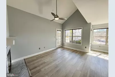 921 Hillside Lake Terrace #306, Gaithersburg, MD 20878 - Photo 3