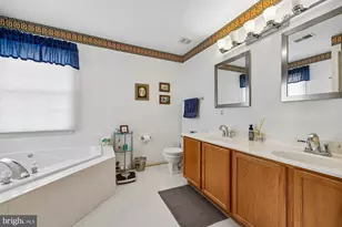 217 Church Gate Ln, Gaithersburg, MD 20878 - Photo 29