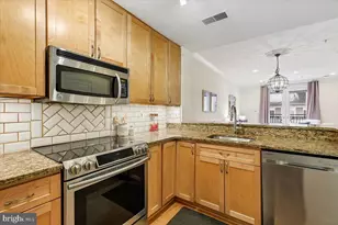 801 Pleasant Dr, Rockville, MD 20850 - Photo 9