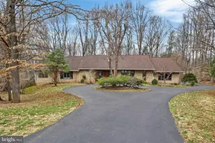 2 Lake Potomac Ct, Potomac, MD 20854 - Photo 5