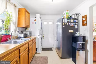 1105 Edmonston Dr, Rockville, MD 20851 - Photo 11