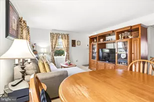 1105 Edmonston Dr, Rockville, MD 20851 - Photo 9