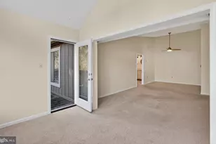 896 Windbrooke Dr, Gaithersburg, MD 20879 - Photo 7