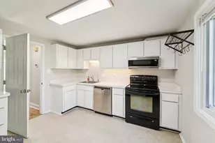 10449 Kardwright Ct, Montgomery Village, MD 20886 - Photo 9