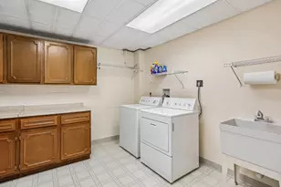 11001 Rosemont Dr, Rockville, MD 20852 - Photo 31