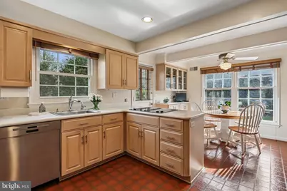 11001 Rosemont Drive, Rockville, MD 20852 - Photo 15