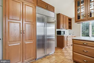 9010 Bradgrove, Bethesda, MD 20817 - Photo 11