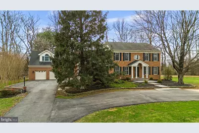 5820 Winegrove Court, Derwood, MD 20855 - Photo 3