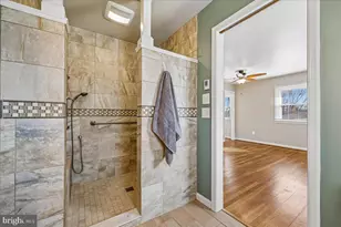 823 Diamond Dr, Gaithersburg, MD 20878 - Photo 37