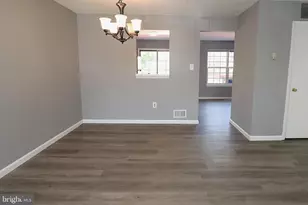18365 Honeylocust Cir, Gaithersburg, MD 20879 - Photo 3