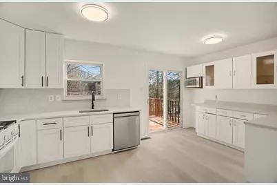 14805 Strawberry Lane, Burtonsville, MD 20866 - Photo 7