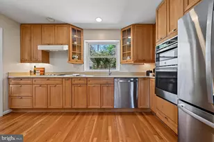 10706 Stoneyhill Dr, Silver Spring, MD 20901 - Photo 13